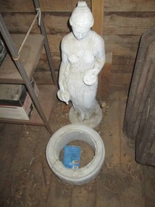 Super heavy Tuscan style water fountain structure
