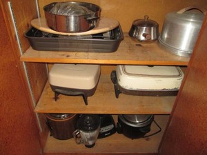 Electric fryers, crock pot, rice cooker, blender and other kitchen aids
