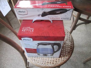 Parini 1.7L electric kettle and carving knife