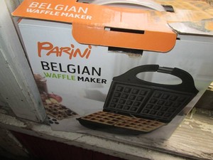 Parini Belgian waffle maker