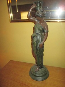 Vintage Tuscan style porcelain statue approx 21.5in tall