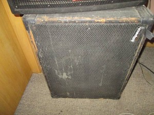 Klispch 18in PA base cabinet with 700w speaker