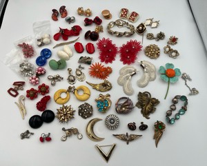 Vintage Costume Jewlery Lot - No Precious Metals