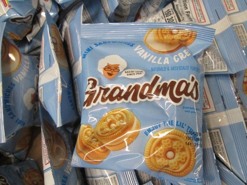 60 1.12 Oz Grandmas vanilla creme cookie sandwich packs