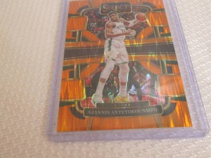 2023-24 Select Giannis Antetokounmp...
