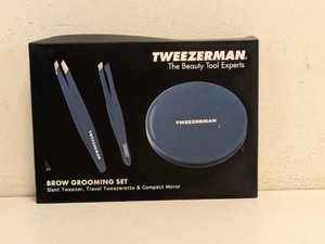 NEW TWEEZERMAN BROW GROOMING SET