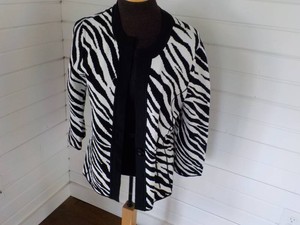 Jones New York Size Large Jacket- like new