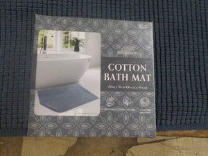 2 Cotton Bath Mats 24 x 36