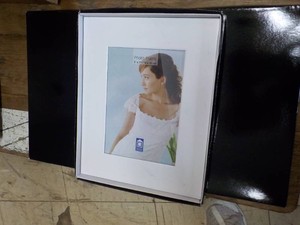 3 White 5 x 7 Wood Pictures Frames