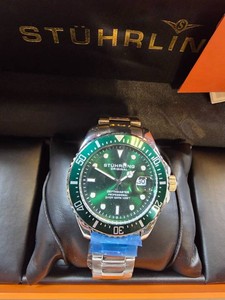 NEW Sthrling Original Depthmaster Professional Diver Mens Watch Green Dial w Box & Papers