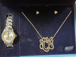 NEW Bella & Rose Womens Watch & Jewelry Gift Set  Watch, Necklace & Earrings  Gift Box