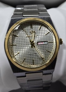 Poedagar Mens Ultra-Thin Quartz Watch  Silver Textured Dial  Two-Tone Stainless Steel  DayDate Display  40mm  New in Box