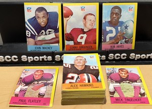 (58) 1967 Philadelphia Football Cards Stars, Vikings & More