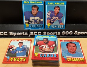 (54) 1971 Topps Football Cards Stars, Vikings & More