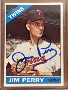 1966 Topps Jim Perry Autograph Minnesota Twins