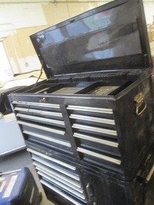 Homak Top and bottom tier rolling tool chest cabinet, top is 41 x 18 and 55 tall with leys