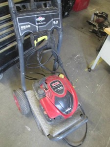 Briggs and Stratton 2550 PSI gas powered pressure washer