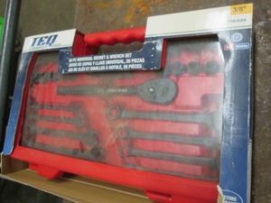 TEQ Correct Pro 26 piece universal socket and wrench set