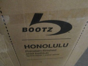 Bootz Honolulu porcelain finished small space tub