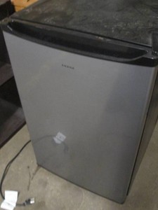 Amana mini fridge
