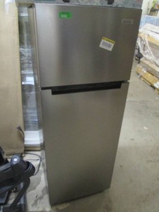 Vissani small refrigerator, new with very minor cosmetic blenishes