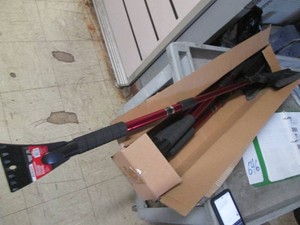 4 Extendable snow scraper brushes