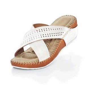 Size 7 Daria Slide