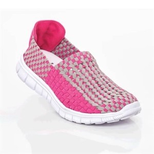 Size 7 Tori Casual Slip-On Shoe