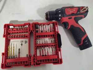 Milwaukee 38 Drill & Small Bit Set