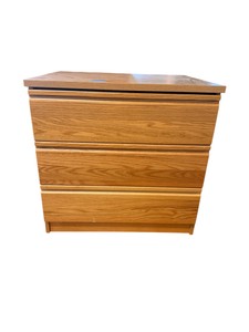 Oak-Finish 3-Drawer Bedside Chest  Oversized Nightstand  30-Used