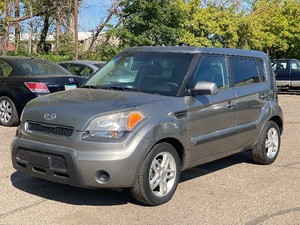 2011 KIA SOUL  2 Owner  No Accidents Reported (NO RESERVE)