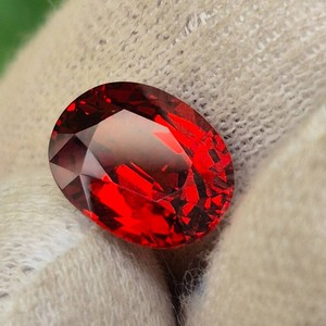 4.13 Carat Natural Spessartite Garnet  Fiery Mandarin Orange Retail $620 VIDEO