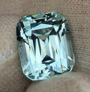 8.18 Carat Natural Aquamarine from Shigar Valley, Pakistan Retail $5,726 VIDEO