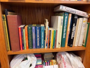 Lot of Assorted Gardening Nature Reference Books Webster Sunset