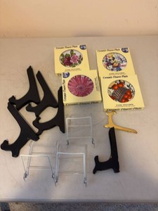 Ceramic Flower Plate Display Lot w Easels Floral Table Decor