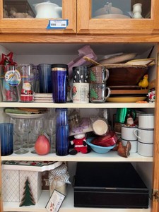 Box Lot of Assorted Drinkware Mugs Bowls & Holiday Kitchen Decor