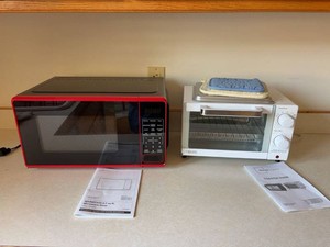 Mainstays Microwave & Toaster Oven Countertop Kitchen Appliance Set