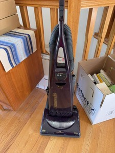 Panasonic Upright Vacuum Cleaner MC-V7305 with Genuine Bag Packs
