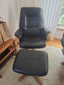 Black Leather Bentwood Lounge Chair & Ottoman Recliner Set