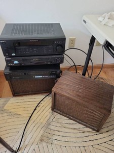 Sony Stereo Receiver VCR DVD Changer with Pair Wood Speakers