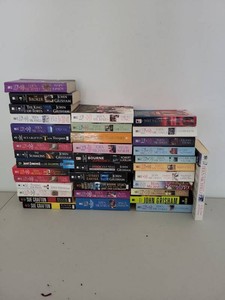 Fern Michaels John Grisham Paperback Novel Lot Mystery Romance Fiction