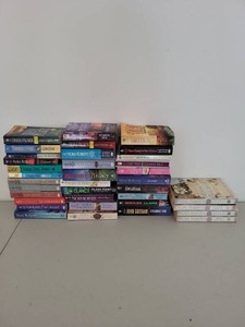 Assorted Hardcover Fiction Books Nora Roberts Danielle Steel Grisham