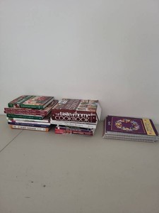 Taste of Home Better Homes Cookbooks & A Year of Cheer Recipe Lot