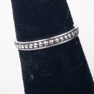 Silpada Sterling Silver Thin Bead Dot Ring Size 5.75