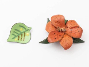 Decorative Flower & Bird Brooches Mixed Lot
