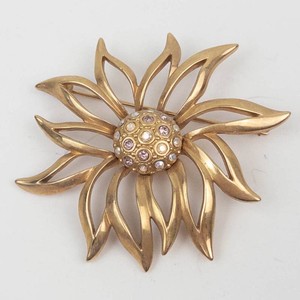 Vintage Signed Swarovski Crystal Gold-Tone Daisy Brooch