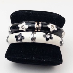 Retro Black & White Flower Rhinestone Hinged Bangles (Lot of 2)