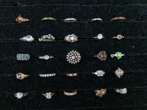 Assorted Fashion & Costume Rings - 25-Piece Mixed Lot