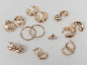 NEW Old Stock Gold Tone Earrings