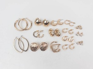 NEW Old Stock Gold Tone Earrings